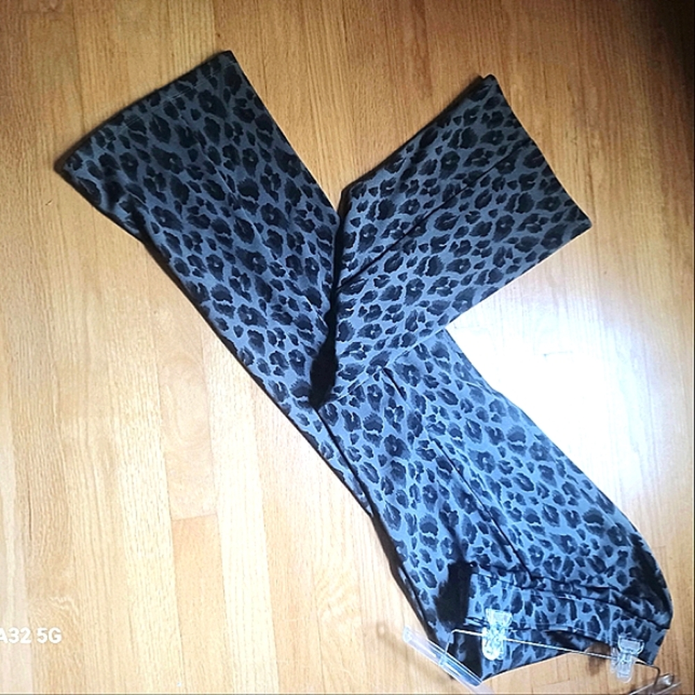 IMAN LEOPARD PRINT PONTE FLARE-LEG PULLON PANTS (NWOT)